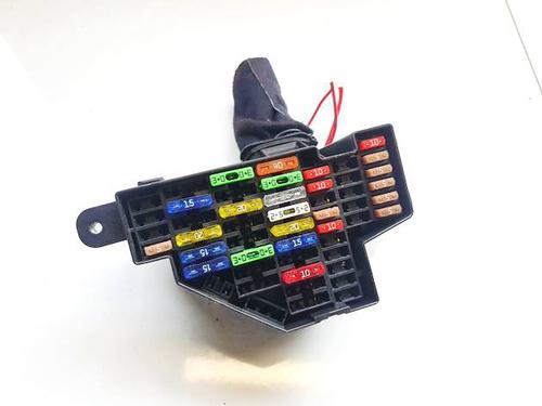 Used Fuse box Fuse box 32584710 32584710