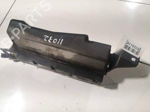 Used Fuse box Fuse box 32541264 32541264