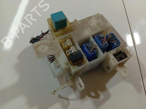 fuse-box-toyota-corolla-verso-_e12_-2001-2002-2003-2004-2005-2006-2007-32552741 main image