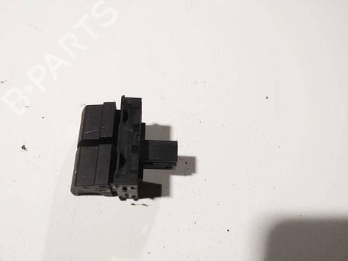 switch-vw-passat-b6-3c2-2005-2006-2007-2008-2009-2010-2011-32560415 main image