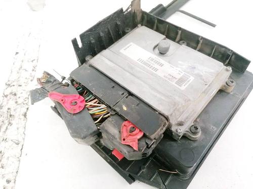 Used Engine control unit (ECU) Engine control unit (ECU) VOLVO V50 (545) 2.4 (140 hp) 32921944 32921944