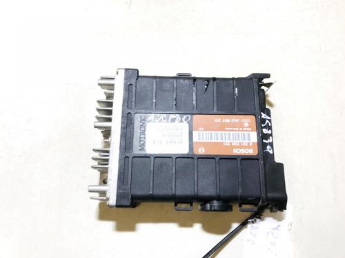 Used Engine control unit (ECU) Engine control unit (ECU) AUDI 80 B3 Saloon (893, 894, 8A2) 1.8 S (90 hp) 33106193 33106193