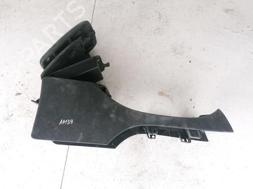 Used Armrest / Center console Armrest / Center console PEUGEOT 607 (9D, 9U) 2.2 16V (158 hp) 35592930 35592930