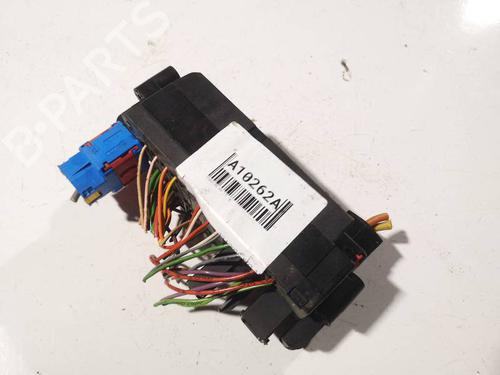 Used Fuse box PEUGEOT 406 (8B) 2.0 HDi 110 (107 hp) 32573978