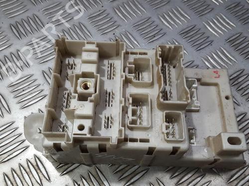 fuse-box-toyota-rav-4-ii-_a2_-2000-2001-2002-2003-2004-2005-33498432 main image