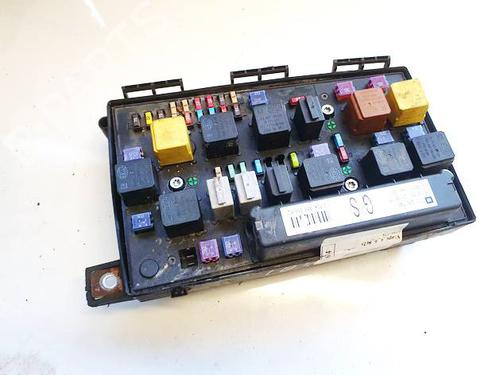 Used Fuse box Fuse box OPEL ZAFIRA / ZAFIRA FAMILY B (A05) 1.9 CDTI (M75) (120 hp) 32571006 32571006