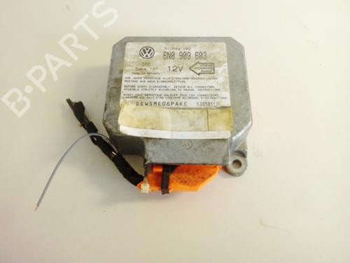 Used ECU airbags ECU airbags VW PASSAT B3/B4 Variant (3A5, 35I) 1.9 TDI (90 hp) 33527336 33527336