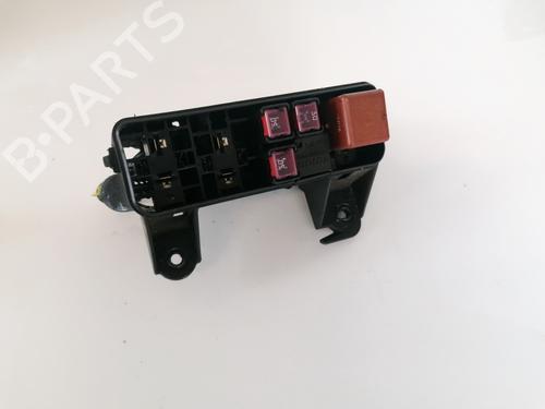 Used Fuse box Fuse box 32880385 32880385