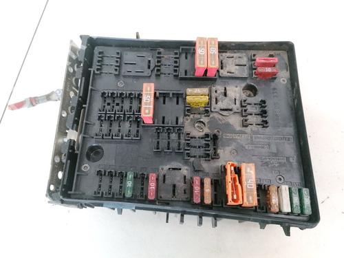 fuse-box-vw-touran-1t1-1t2-2003-2004-2005-2006-2007-2008-2009-2010-2011-32881134 main image