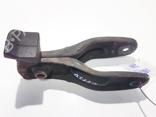Used Engine mount Engine mount PEUGEOT 407 (6D_) 2.0 HDi 135 (6DRHRH, 6DRHRE, 6DRHRG, 6DRHRJ) (136 hp) 32879660 32879660
