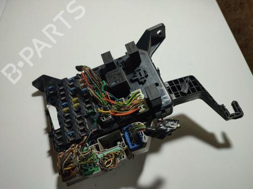 Used Fuse box Fuse box FORD MONDEO III (B5Y) 2.0 16V (146 hp) 32571452 32571452