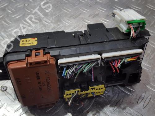 Used Fuse box Fuse box MITSUBISHI CARISMA (DA_) 1.6 (DA1A) (90 hp) 33482863 33482863