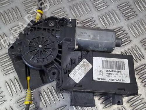 Used Right front window motor Right front window motor 35690732 35690732