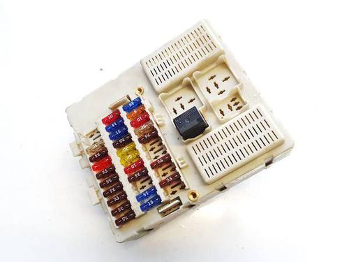 fuse-box-ford-transit-connect-p65_-p70_-p80_-2002-32926751 main image