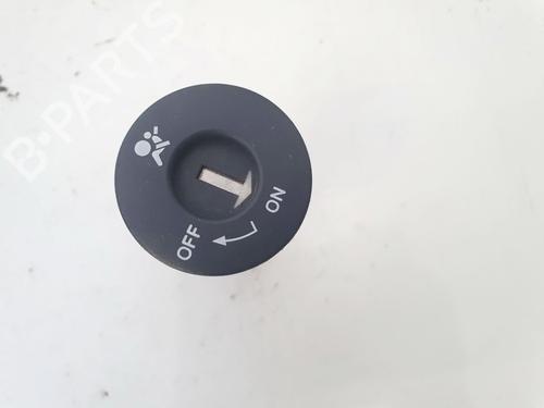 Used Switch Switch NISSAN QASHQAI I (J10, NJ10) 1.5 dCi (106 hp) 32884972 32884972