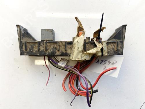 Used Fuse box Fuse box MERCEDES-BENZ SPRINTER 2-t Bus (B901, B902) 213 CDI (902.671, 902.672) (129 hp) 32888793 32888793