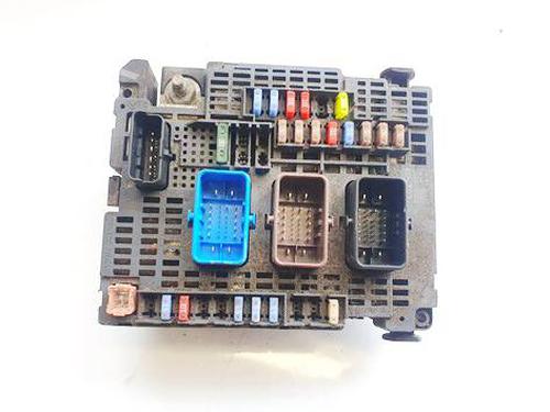 Used Fuse box PEUGEOT 508 I (8D_) 2.0 HDi (140 hp) 32571629
