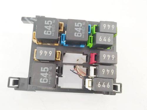 Used Fuse box Fuse box 38451680 38451680