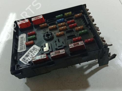 Used Fuse box Fuse box VW PASSAT B6 (3C2) 2.0 TDI (140 hp) 33488693 33488693