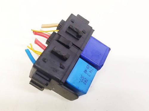 Used Fuse box MITSUBISHI L100 / MINICAB Platform/Chassis (U6_T) 0.6 (48 hp) 32610555