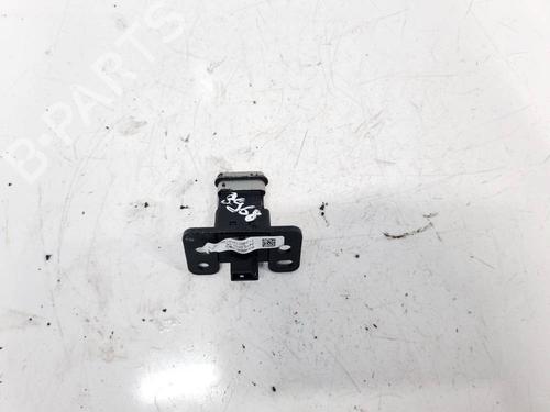 Warning switch TESLA MODEL S (5YJS) 85D AWD | BP35160691I22 - Image 2
