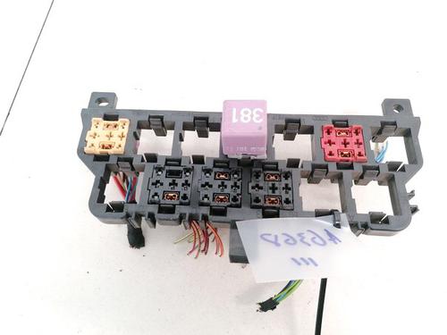 Used Fuse box Fuse box AUDI A4 B5 (8D2) 1.9 TDI (110 hp) 33085441 33085441
