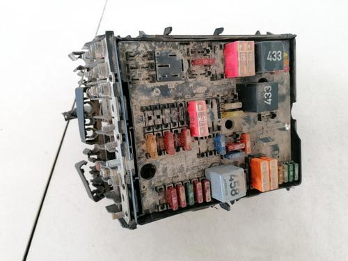 fuse-box-vw-touran-1t1-1t2-2003-2004-2005-2006-2007-2008-2009-2010-2011-33080875 main image