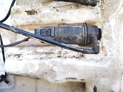 washer-pump-bmw-5-e39-1995-1996-1997-1998-1999-2000-2001-2002-2003-35197599 main image