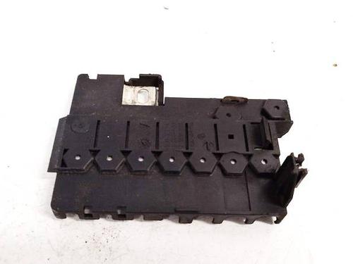 Used Fuse box Fuse box 37653282 37653282