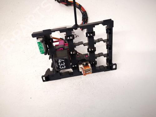 Used Fuse box Fuse box SEAT ALTEA (5P1) 1.9 TDI (105 hp) 32901182 32901182