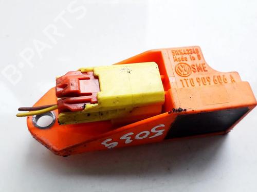 Used Electronic module Electronic module SKODA ROOMSTER (5J7) 1.4 TDI (80 hp) 33527773 33527773