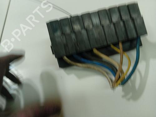 Fuse box CITROËN C5 III (RD_) 2.0 HDi (RDRHD8, RDRHDJ, RDRHR8, RDRHRJ) | BP32970637E1 - Image 3