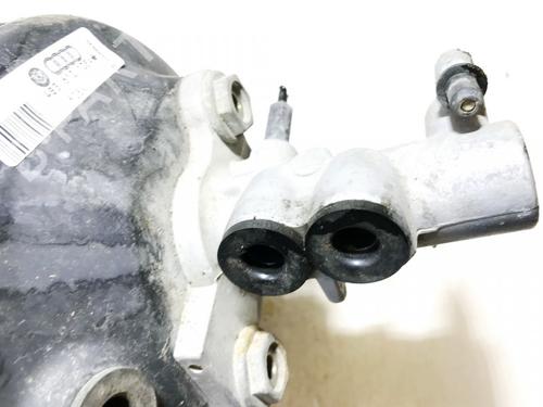 brake-master-cylinder-vw-passat-b5-variant-3b5-1997-1998-1999-2000-2001-35856527 main image