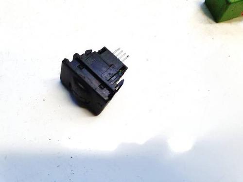 switch-toyota-yaris-_p9_-2005-2006-2007-2008-2009-2010-2011-2012-2013-2014-35166500 main image