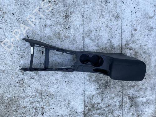 Used Armrest / Center console Armrest / Center console 34976705 34976705