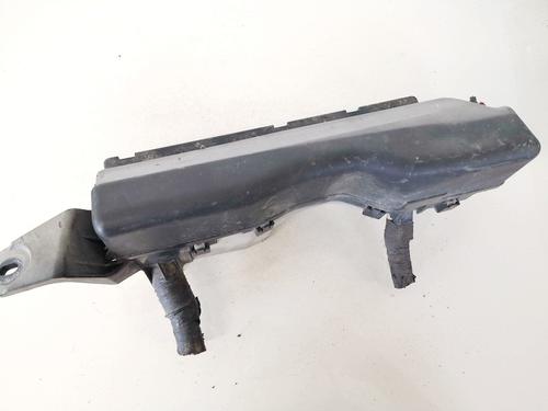 fuse-box-toyota-corolla-saloon-_e12_-2000-2001-2002-2003-2004-2005-2006-2007-2008-33071196 main image