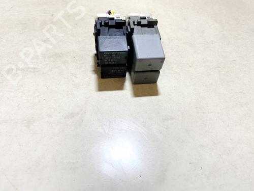 Used Fuse box Fuse box HONDA CIVIC VIII Hatchback (FN, FK) 2.2 CTDi (FK3) (140 hp) 33066475 33066475