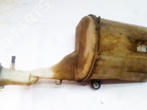 Sprinklertank Sprinklertank TOYOTA YARIS (_P1_) 1.0 (SCP10_, SCP10R) (68 hp) 35865846 35865846