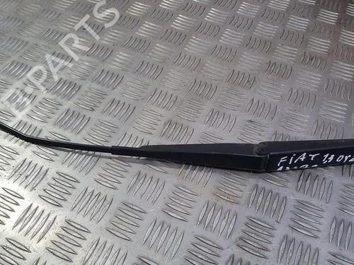 Used Front windshield wiper arm Front windshield wiper arm FIAT DOBLO Bus (263_) 1.3 D Multijet (263AXC1A) (90 hp) 33491823 33491823