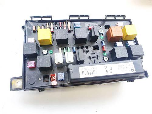 Used Fuse box Fuse box OPEL ASTRA H (A04) 1.7 CDTI (L48) (100 hp) 32969865 32969865