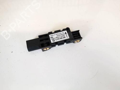 Used Electronic module Electronic module VW PHAETON (3D1, 3D2, 3D3, 3D4, 3D6, 3D7, 3D8, 3D9) 3.0 V6 TDI 4motion (240 hp) 32956922 32956922
