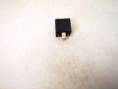 Used Electronic sensor Electronic sensor AUDI 80 B3 Saloon (893, 894, 8A2) 1.8 (75 hp) 32879593 32879593