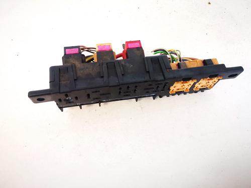 Used Fuse box Fuse box AUDI A6 C5 (4B2, 4B4) 1.8 T (150 hp) 33075452 33075452