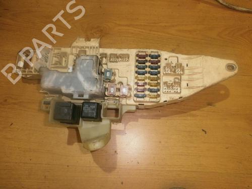 Used Fuse box Fuse box TOYOTA AVENSIS (_T22_) 1.6 i (AT220_, AT220R) (101 hp) 33483857 33483857