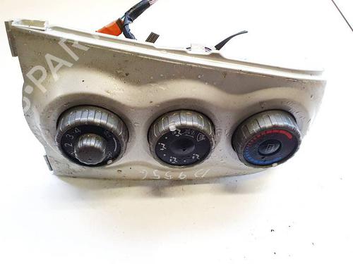 Used Climate control Climate control TOYOTA YARIS (_P9_) 1.4 D-4D (NLP90_, NLP90R) (90 hp) 35167679 35167679