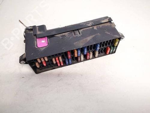 fuse-box-vw-touran-1t1-1t2-2003-2004-2005-2006-2007-2008-2009-2010-2011-32925983 main image