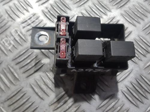 Used Fuse box Fuse box 33486579 33486579