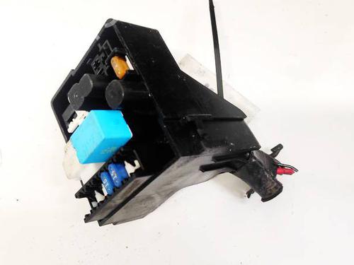 fuse-box-toyota-rav-4-ii-_a2_-2000-2001-2002-2003-2004-2005-32958007 main image