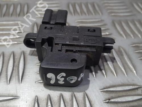 Used Switch Switch NISSAN QASHQAI I (J10, NJ10) 1.5 dCi (106 hp) 33498543 33498543