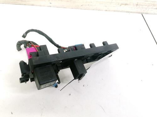 Used Fuse box VW PASSAT B6 (3C2) 2.0 TDI (140 hp) 32902299